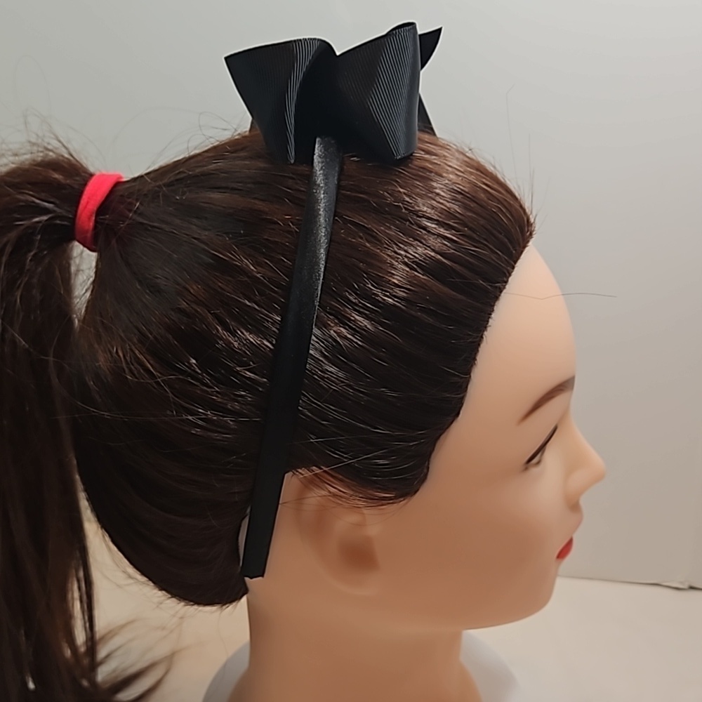 Hand Crafted Black Bow Hairband Hand Knit Crochet Green Puffy Flower Feminine - Picture 6 of 17